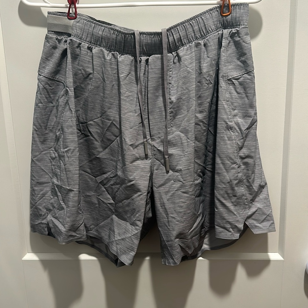 Lululemon Men’s Lined 5” shorts